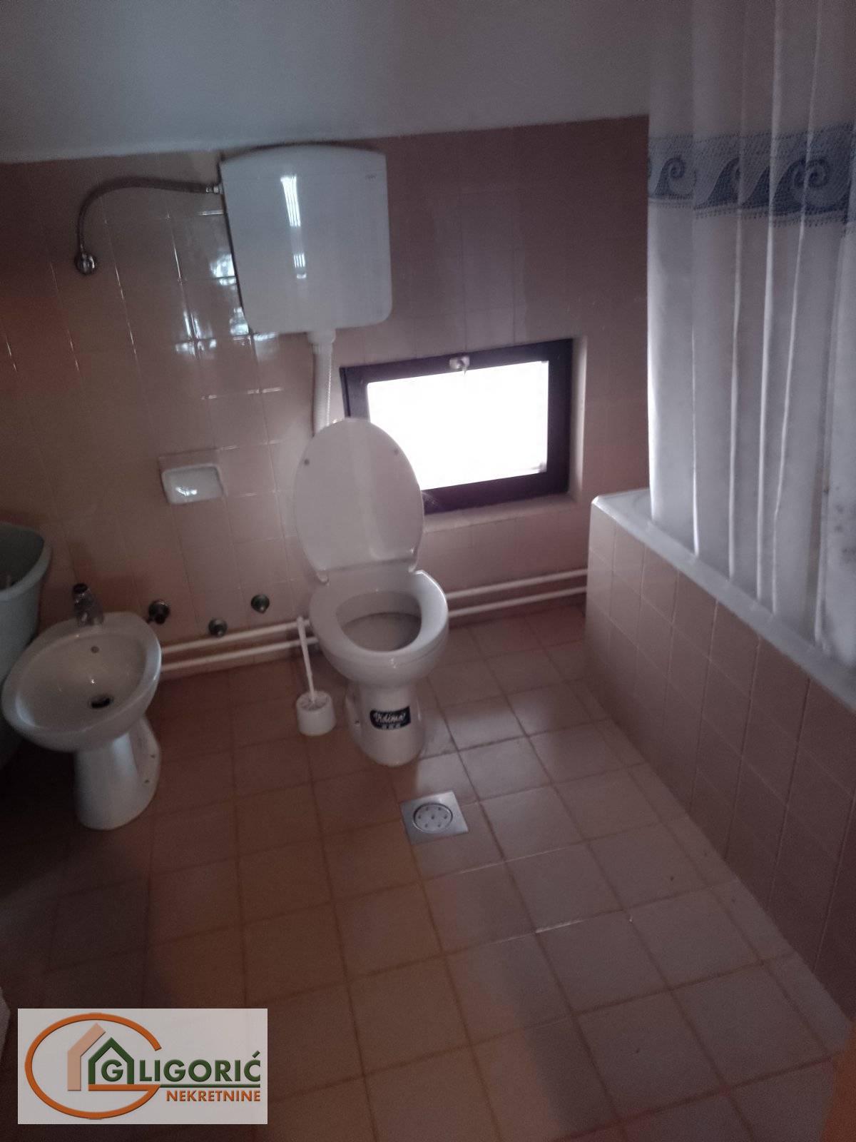 Loznica - Banja Koviljača, 200m2 - Slika 5